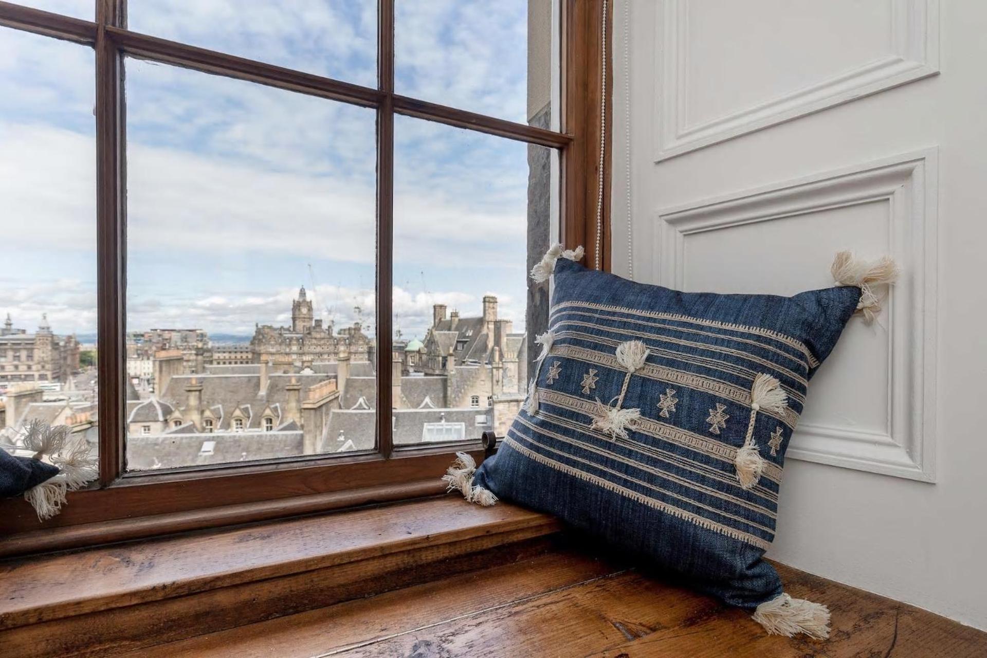 Stunning Panoramic Views: Heart Of The Royal Mile Appartement Edinburgh Buitenkant foto