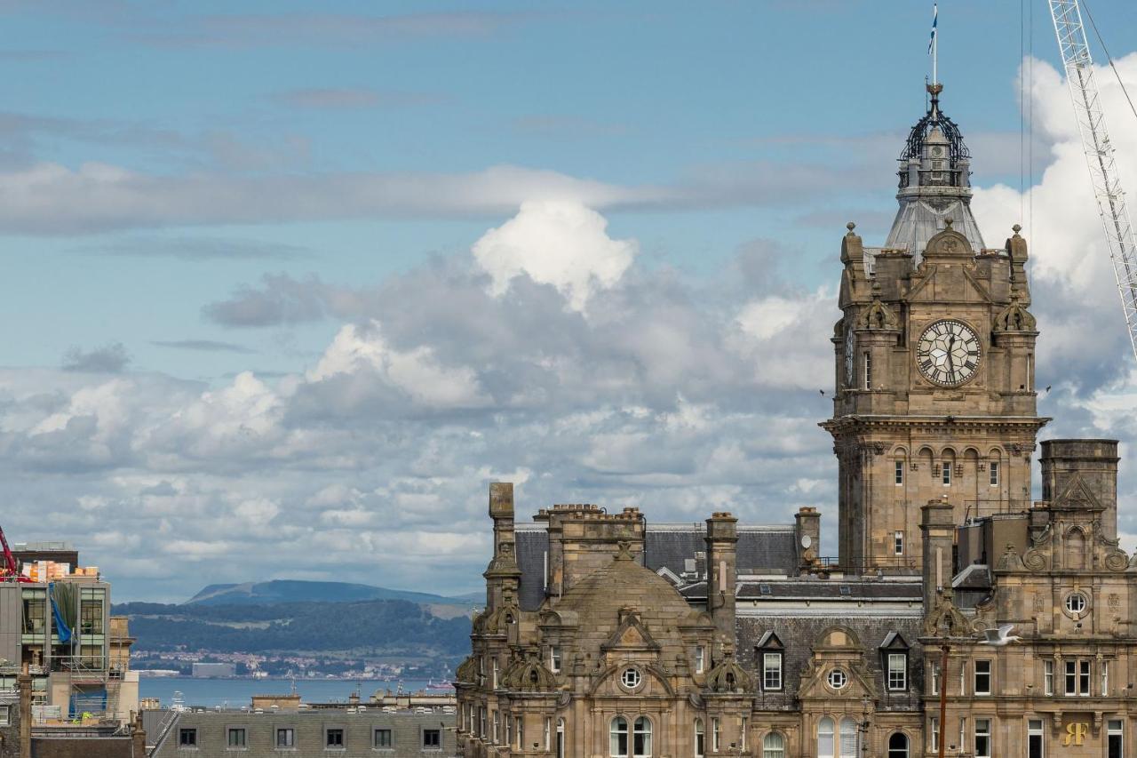 Stunning Panoramic Views: Heart Of The Royal Mile Appartement Edinburgh Buitenkant foto